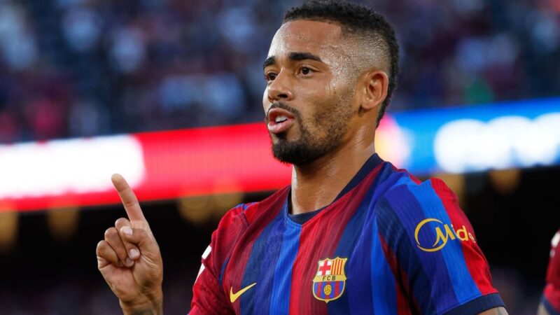 Pellegrini, tecnico del Real Betis, si scaglia contro le “decisioni incomprensibili e inspiegabili” nella sconfitta per 5-2 contro il Barcellona