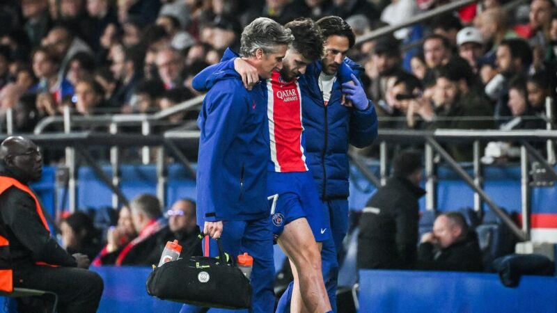 Perché io? Kvaratskhelia pubblica un messaggio emotivo dopo il colpo al legamento crociato anteriore che metterà da parte la stella del PSG per il resto della stagione
